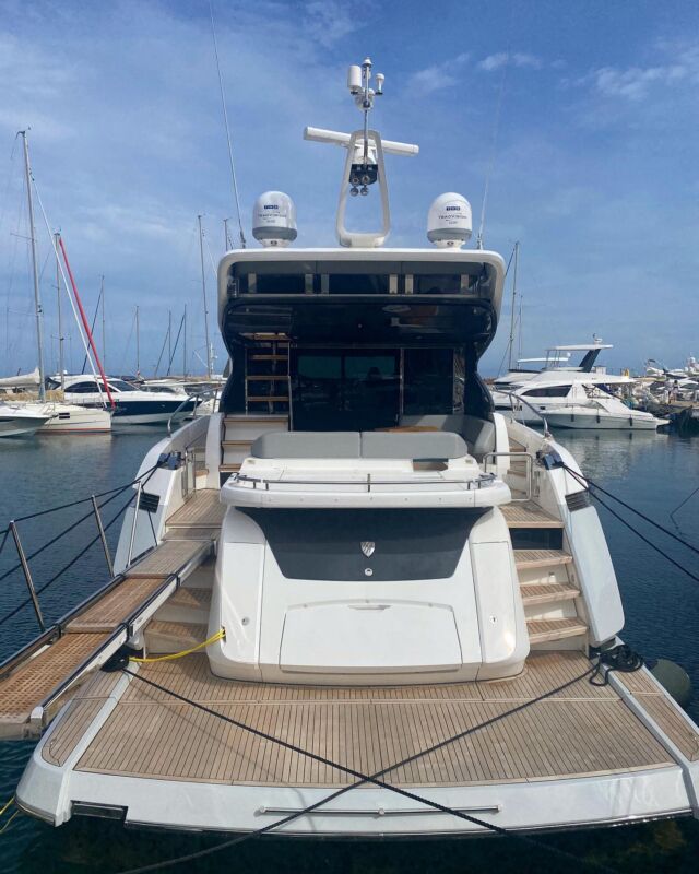 Un autre bel événement qui vient de se terminer. 
Retour sur #LaNapouleBoatShow qui a pris fin hier à Mandelieu-la-Napoule avec nos marques @fairlineyachts, @pardoyachts chez notre partenaire @luckeryachts et @randboats chez notre partenaire @glemot_yachting_ 
.
.
.
#portdhiver #portdhiveryachting #boatshow #mandelieu #mandelieulanapoule #fairline #fairlineyachts #rand #randboats #pardo #pardoyachts #boatdealer #yachtbroker #shipyard #bormeslesmimosas #southoffrance #frenchriviera #cotedazur